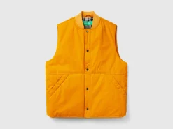 Vest with checked lining