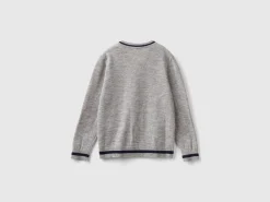 V-neck cardigan
