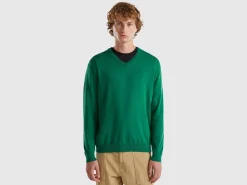 V-neck sweater in lightweight cotton blend