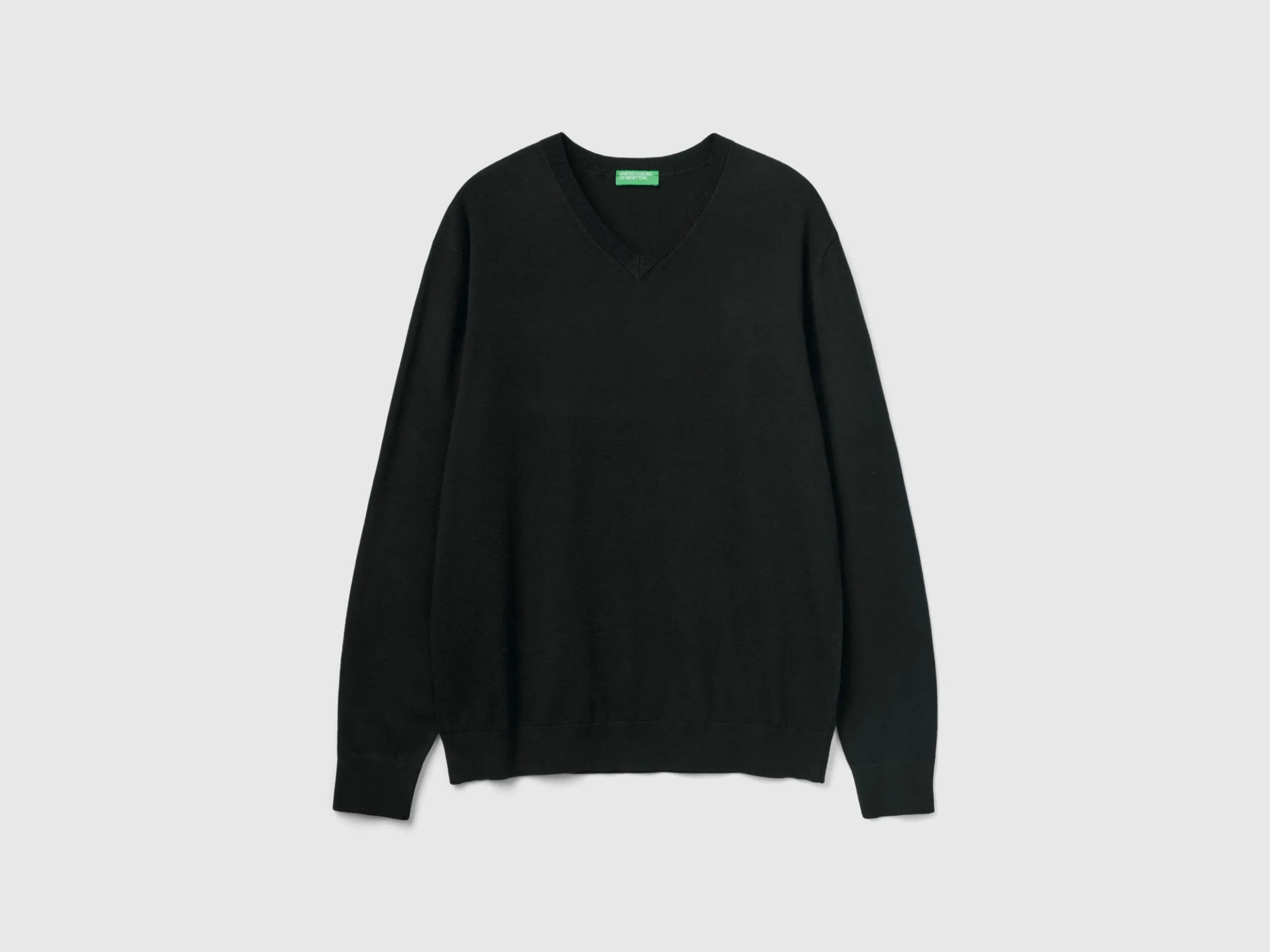 V-neck sweater in lightweight cotton blend