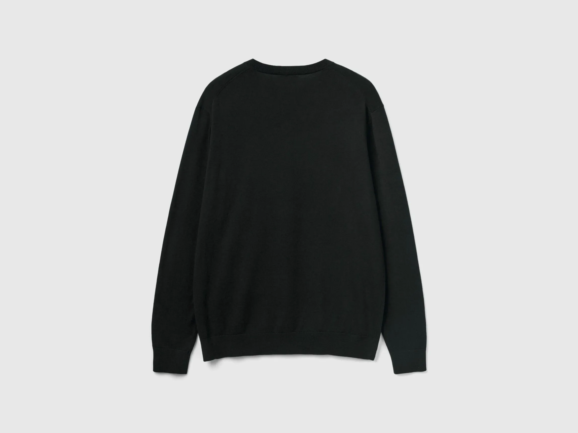 V-neck sweater in lightweight cotton blend