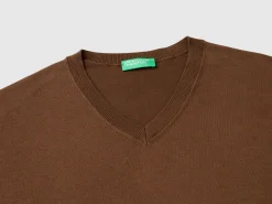 V-neck sweater in lightweight cotton blend
