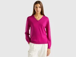 V-neck sweater in pure Merino wool