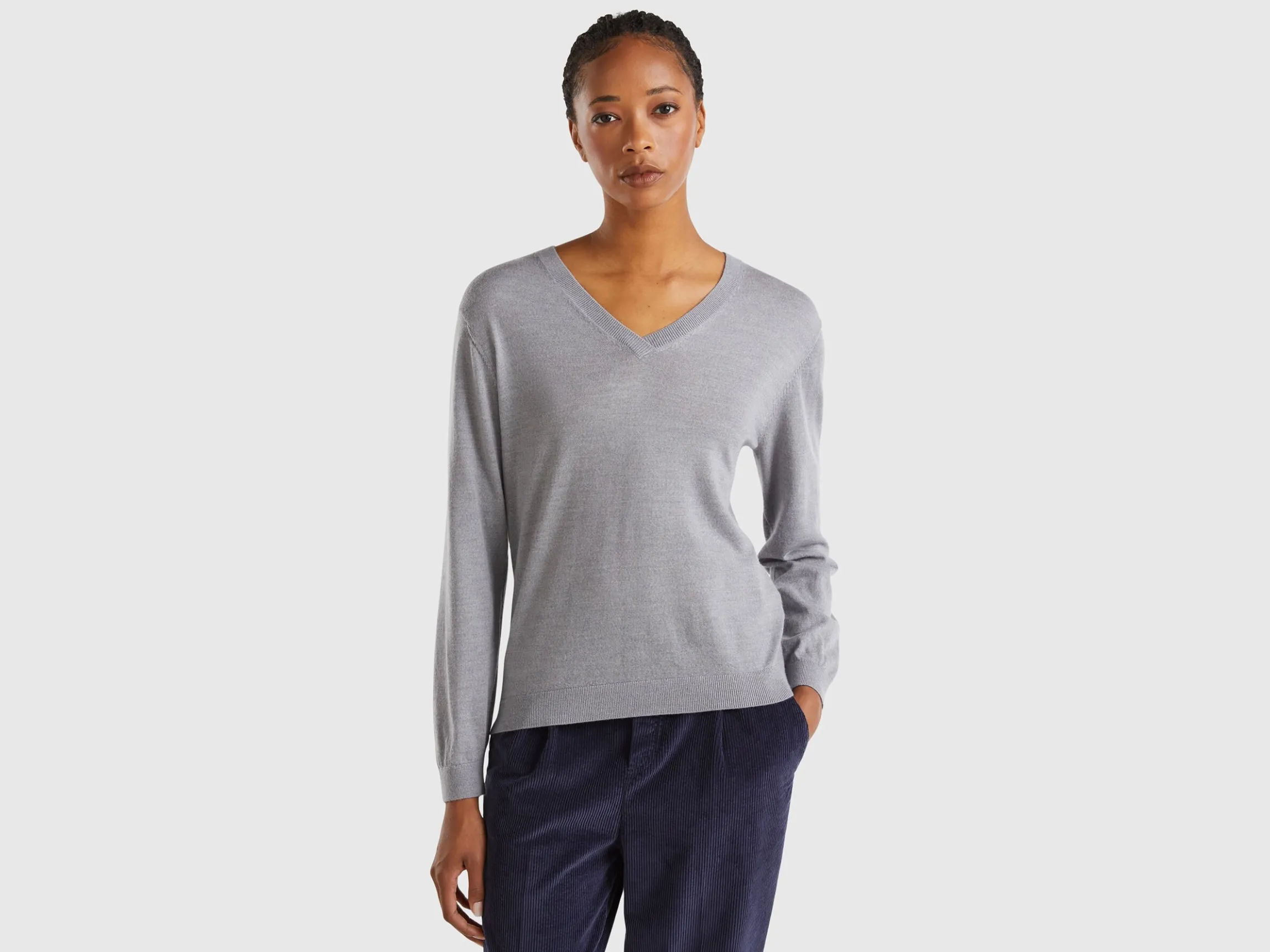 V-neck sweater in pure Merino wool