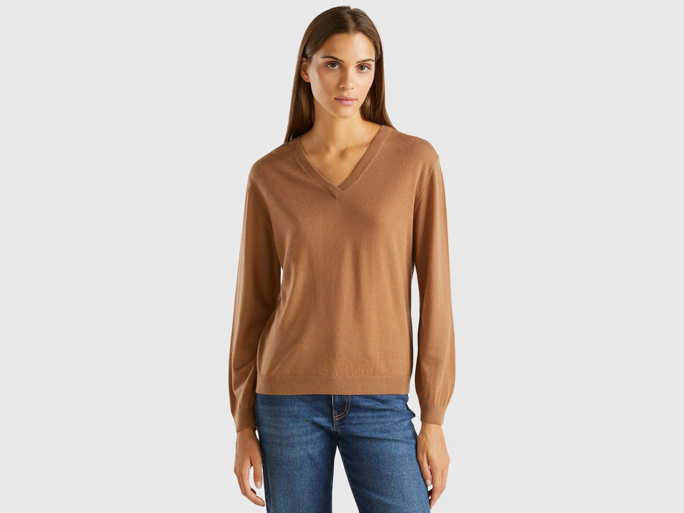 V-neck sweater in pure Merino wool