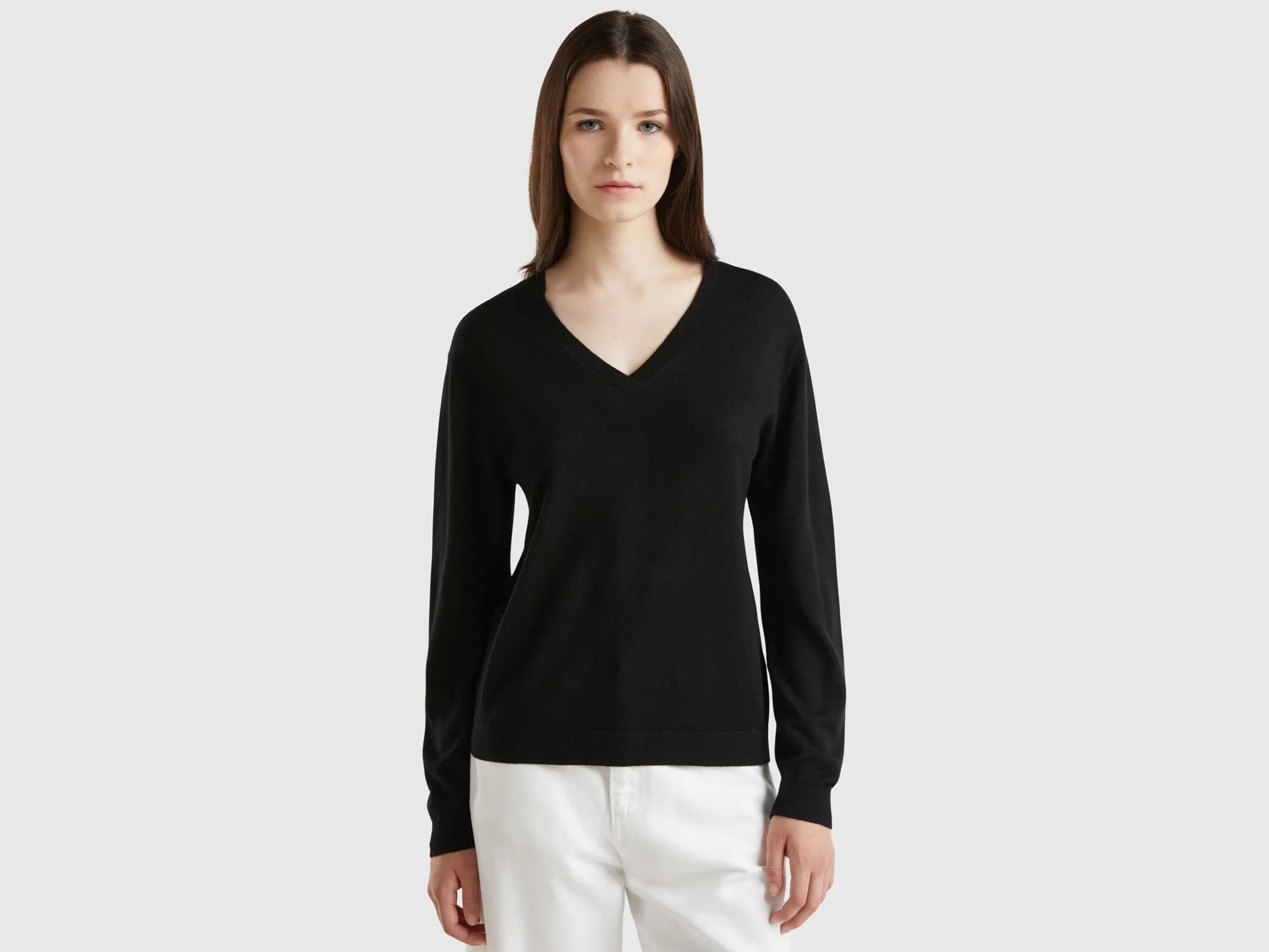 V-neck sweater in pure Merino wool