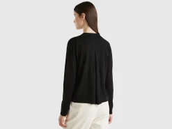 V-neck sweater in pure Merino wool