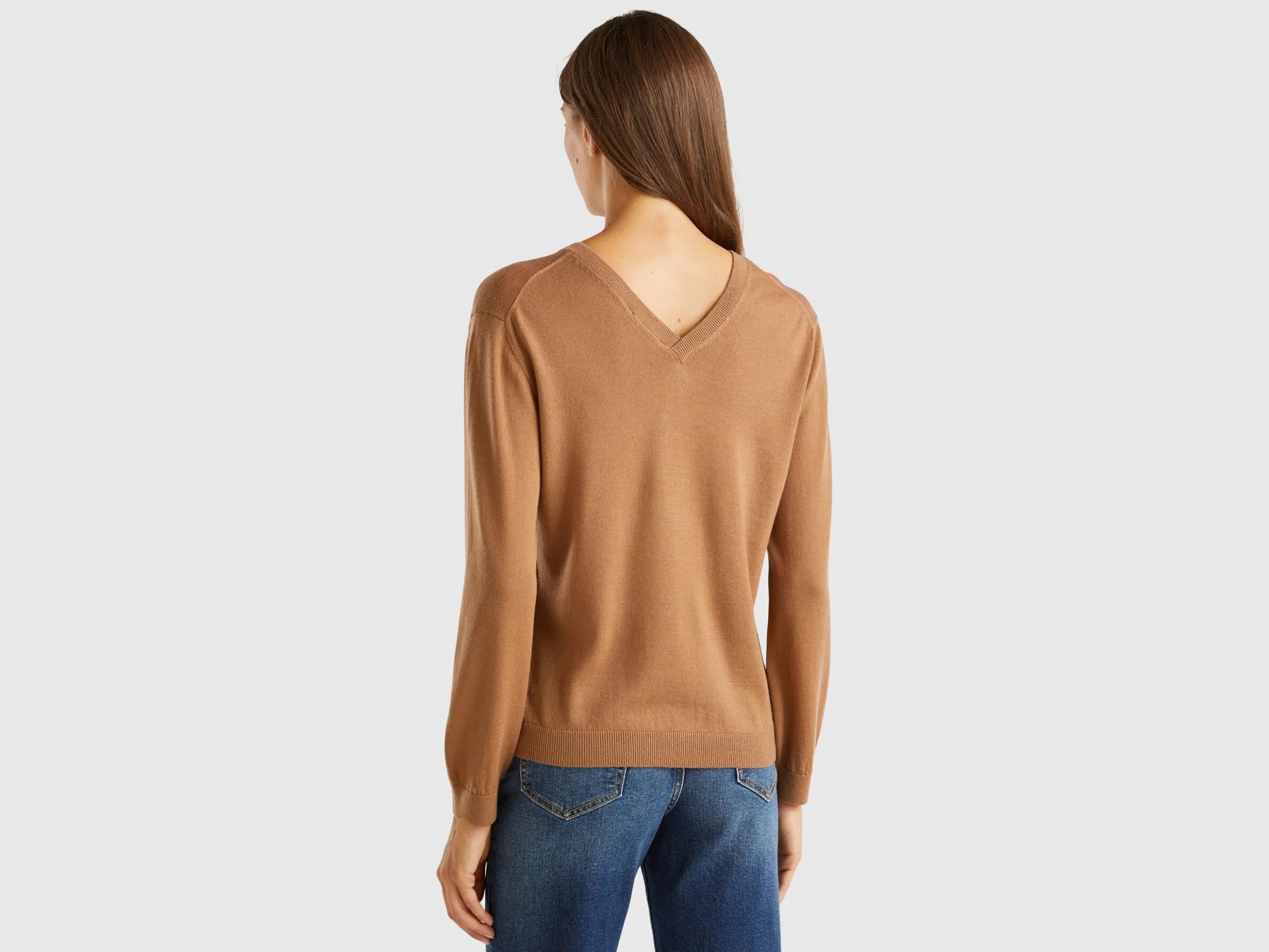 V-neck sweater in pure Merino wool