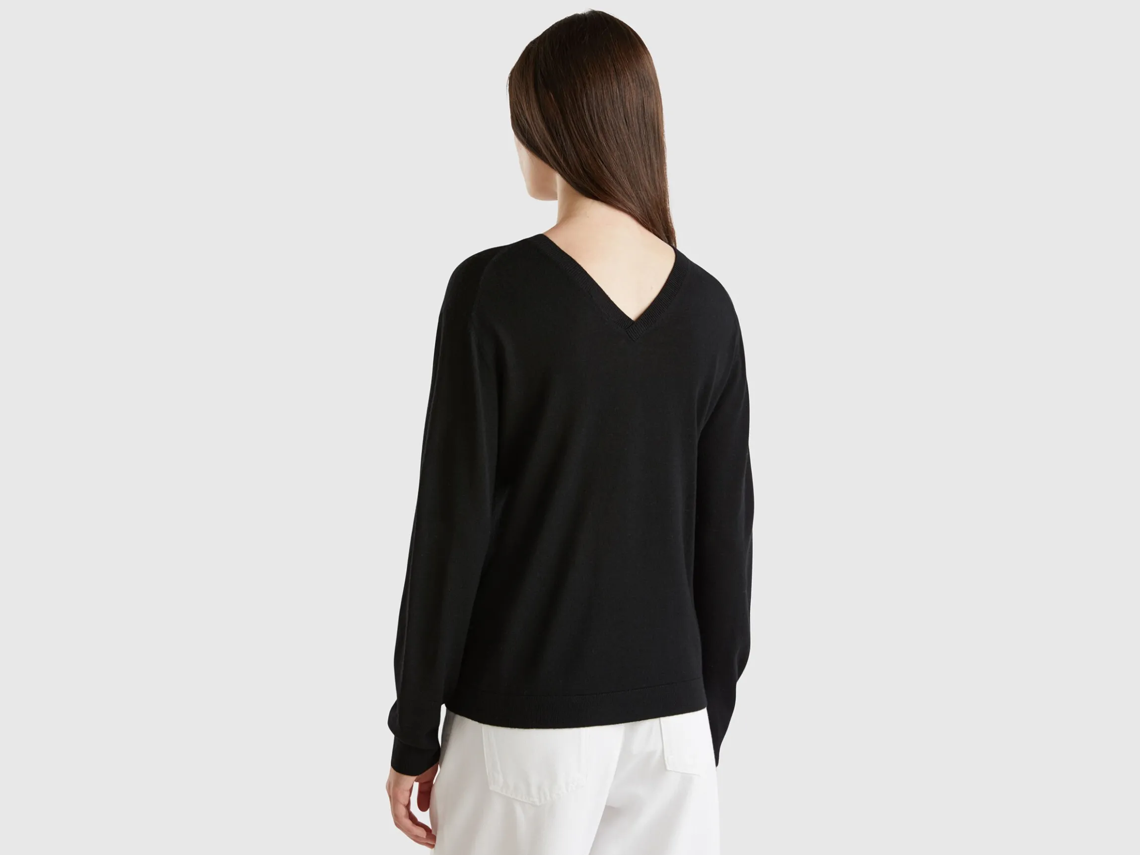 V-neck sweater in pure Merino wool