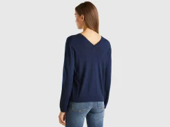 V-neck sweater in pure Merino wool