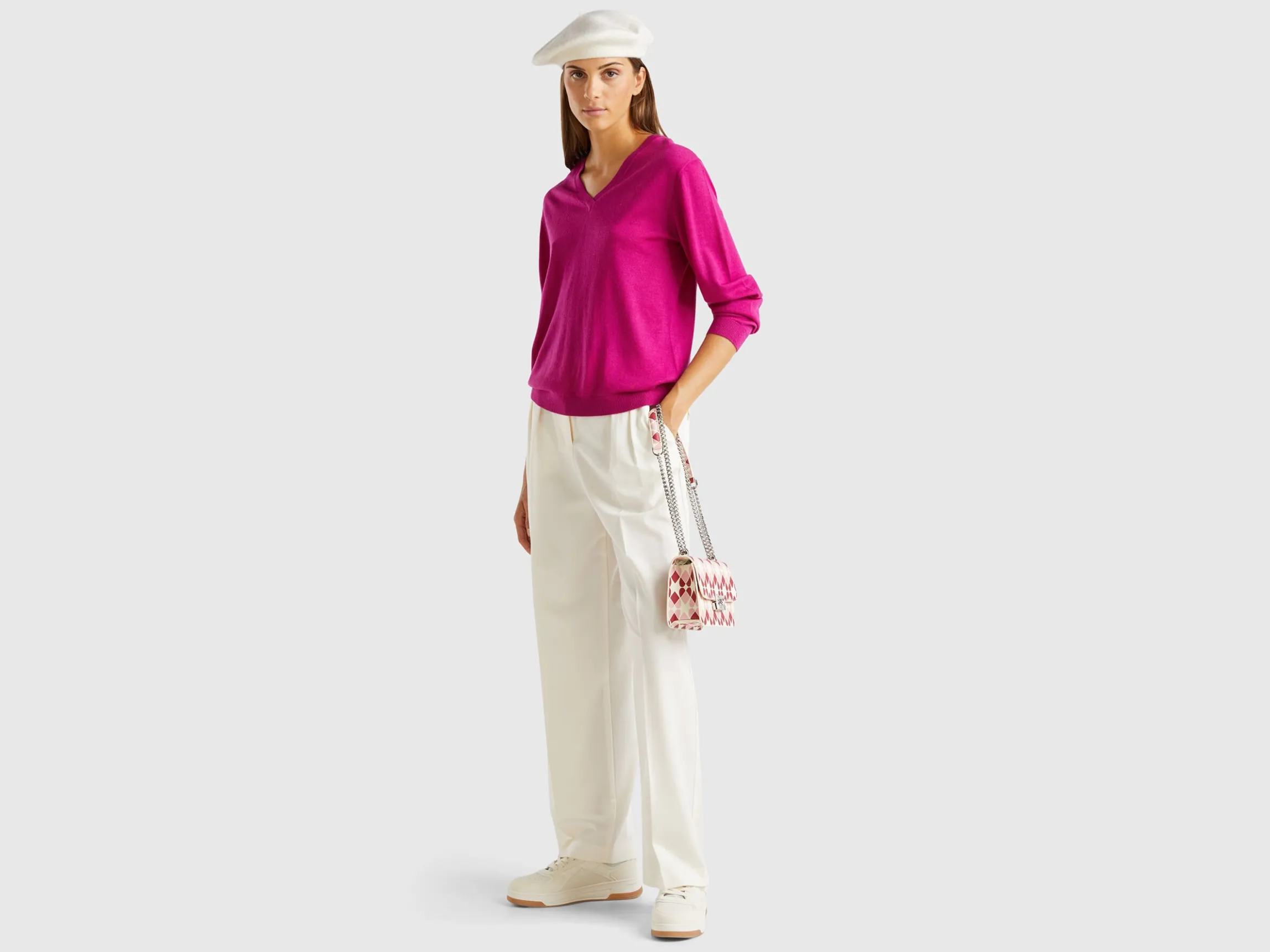 V-neck sweater in pure Merino wool