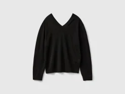 V-neck sweater in pure Merino wool