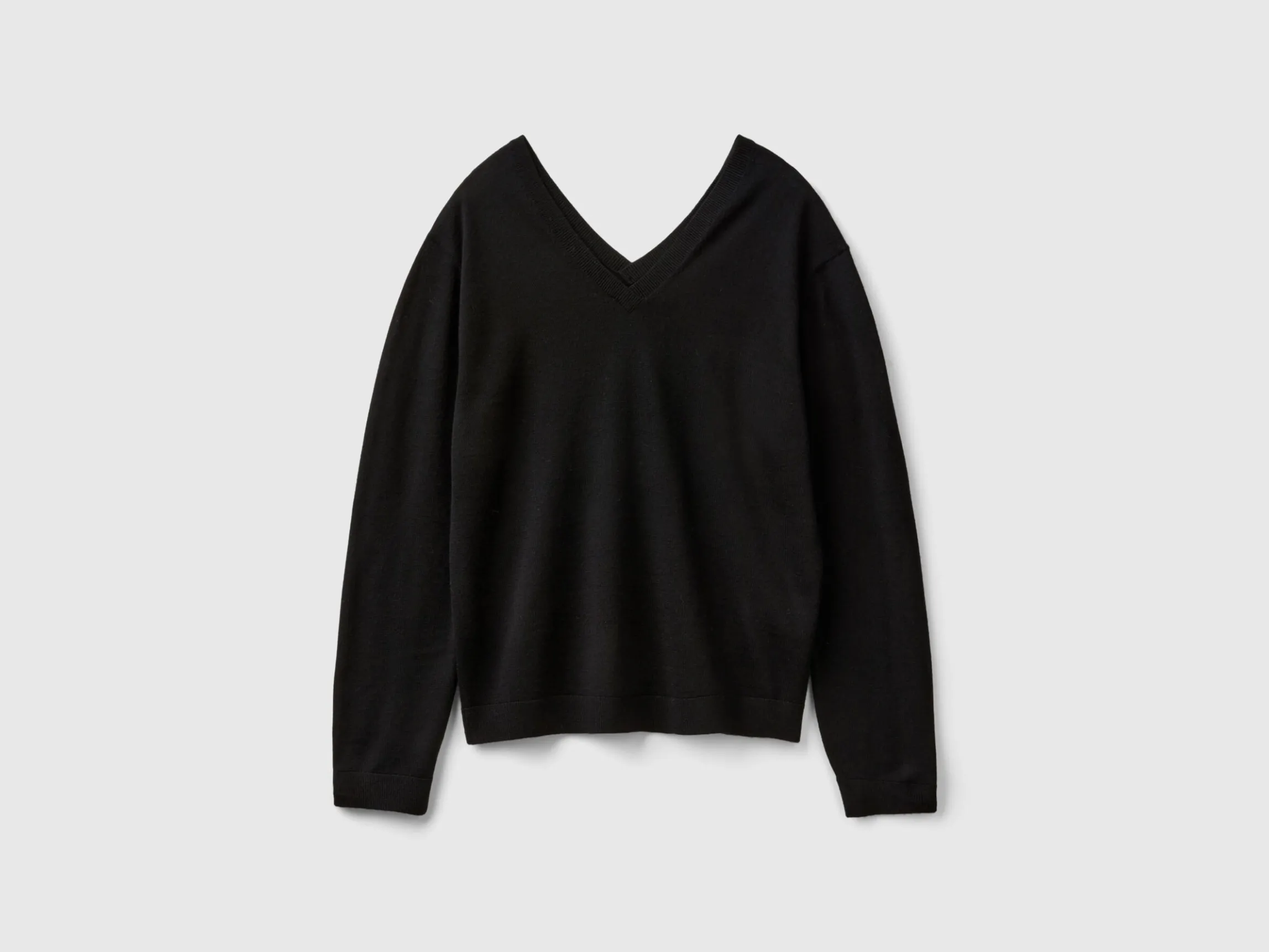 V-neck sweater in pure Merino wool
