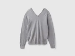 V-neck sweater in pure Merino wool