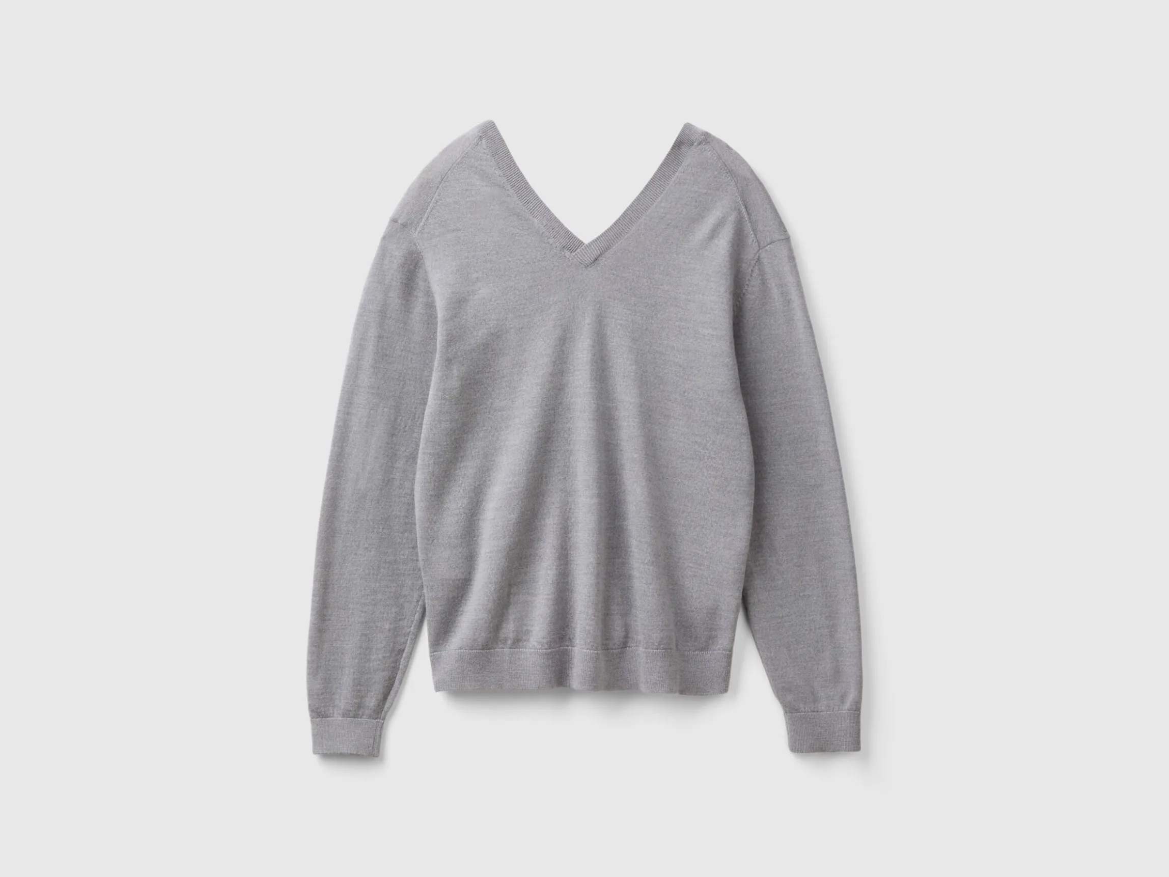V-neck sweater in pure Merino wool
