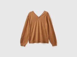 V-neck sweater in pure Merino wool