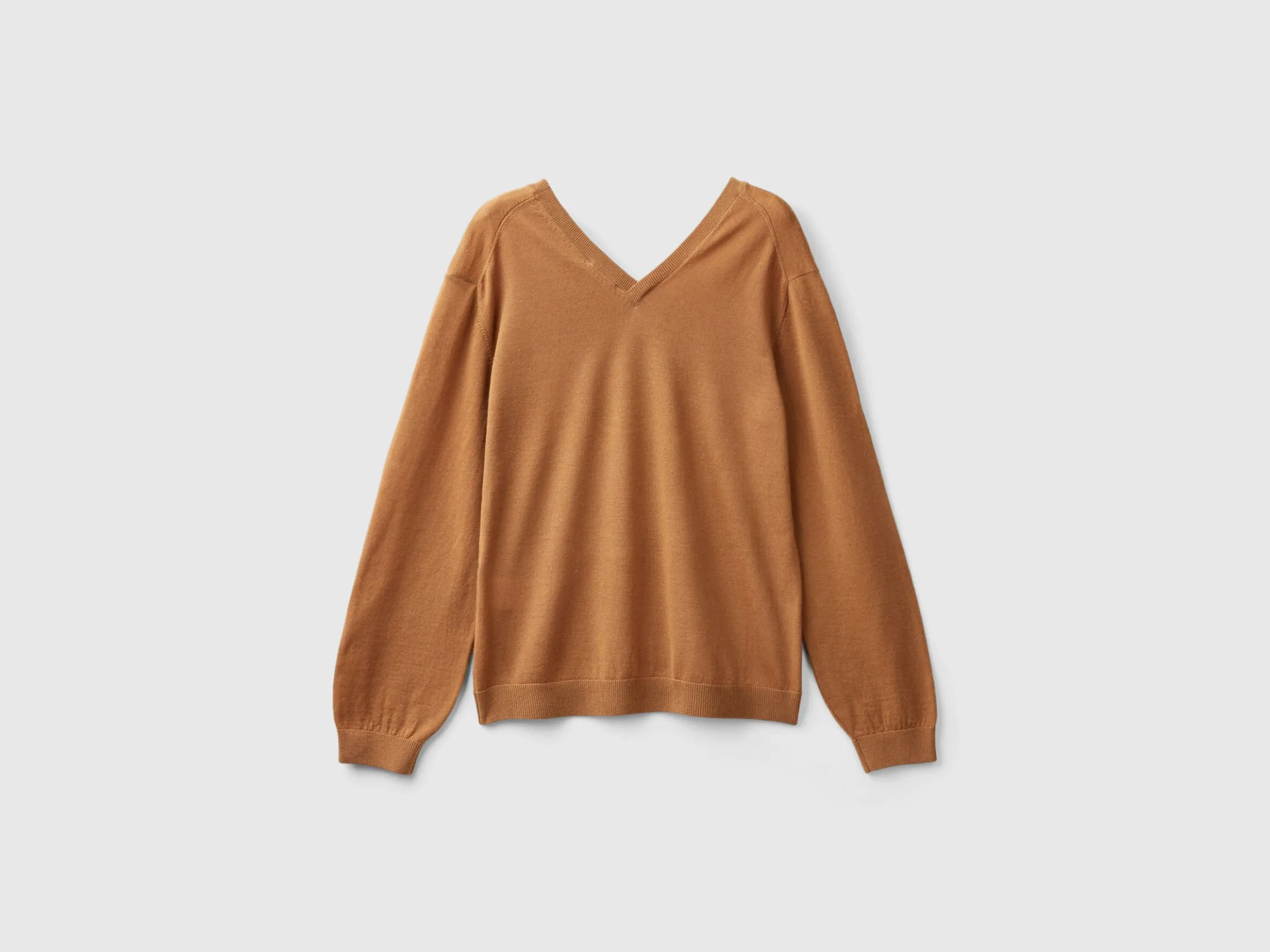V-neck sweater in pure Merino wool