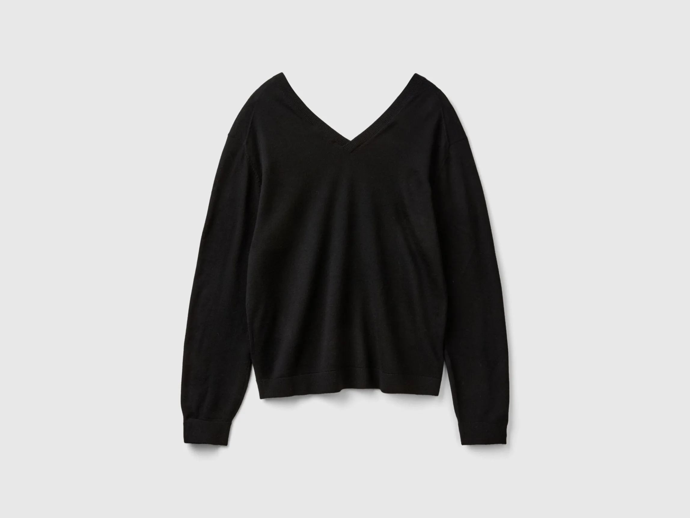 V-neck sweater in pure Merino wool