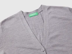 V-neck sweater in pure Merino wool