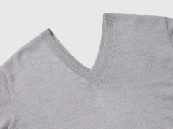 V-neck sweater in pure Merino wool