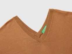 V-neck sweater in pure Merino wool