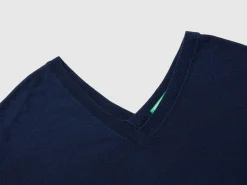 V-neck sweater in pure Merino wool