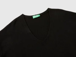 V-neck sweater in wool blend