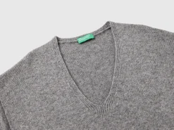 V-neck sweater in wool blend
