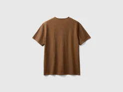 V-neck t-shirt in 100% cotton