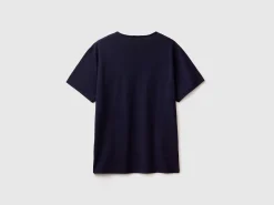 V-neck t-shirt in 100% cotton