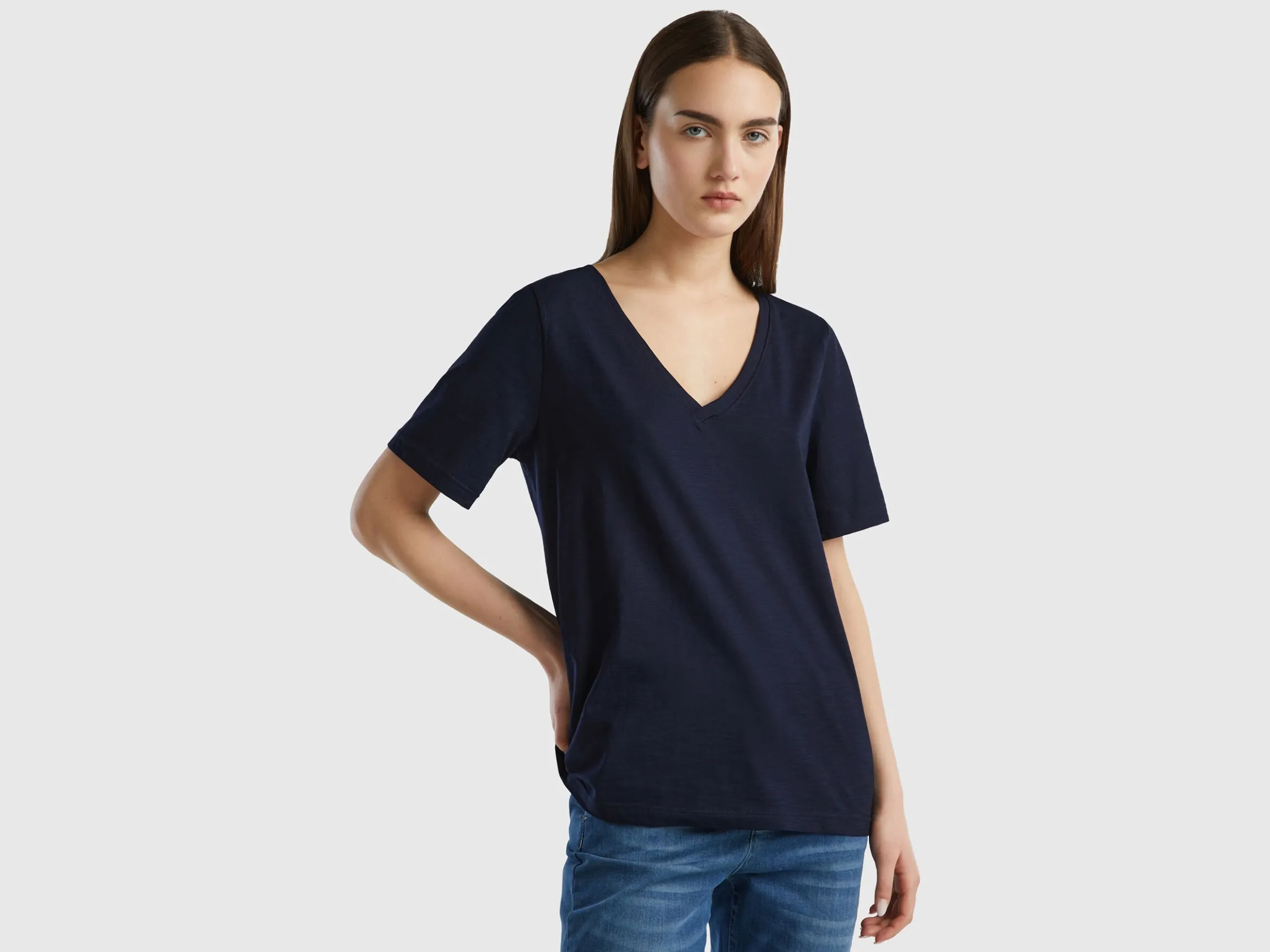 V-neck t-shirt in slub cotton