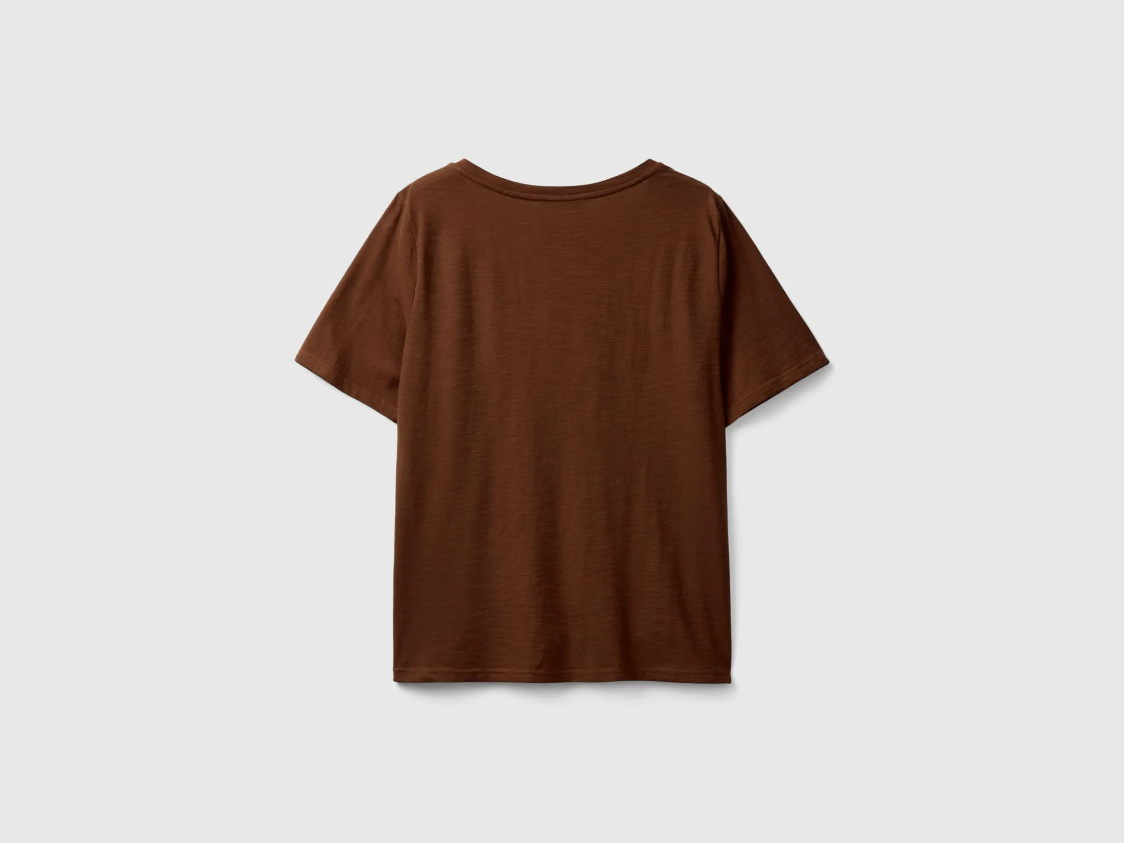 V-neck t-shirt in slub cotton