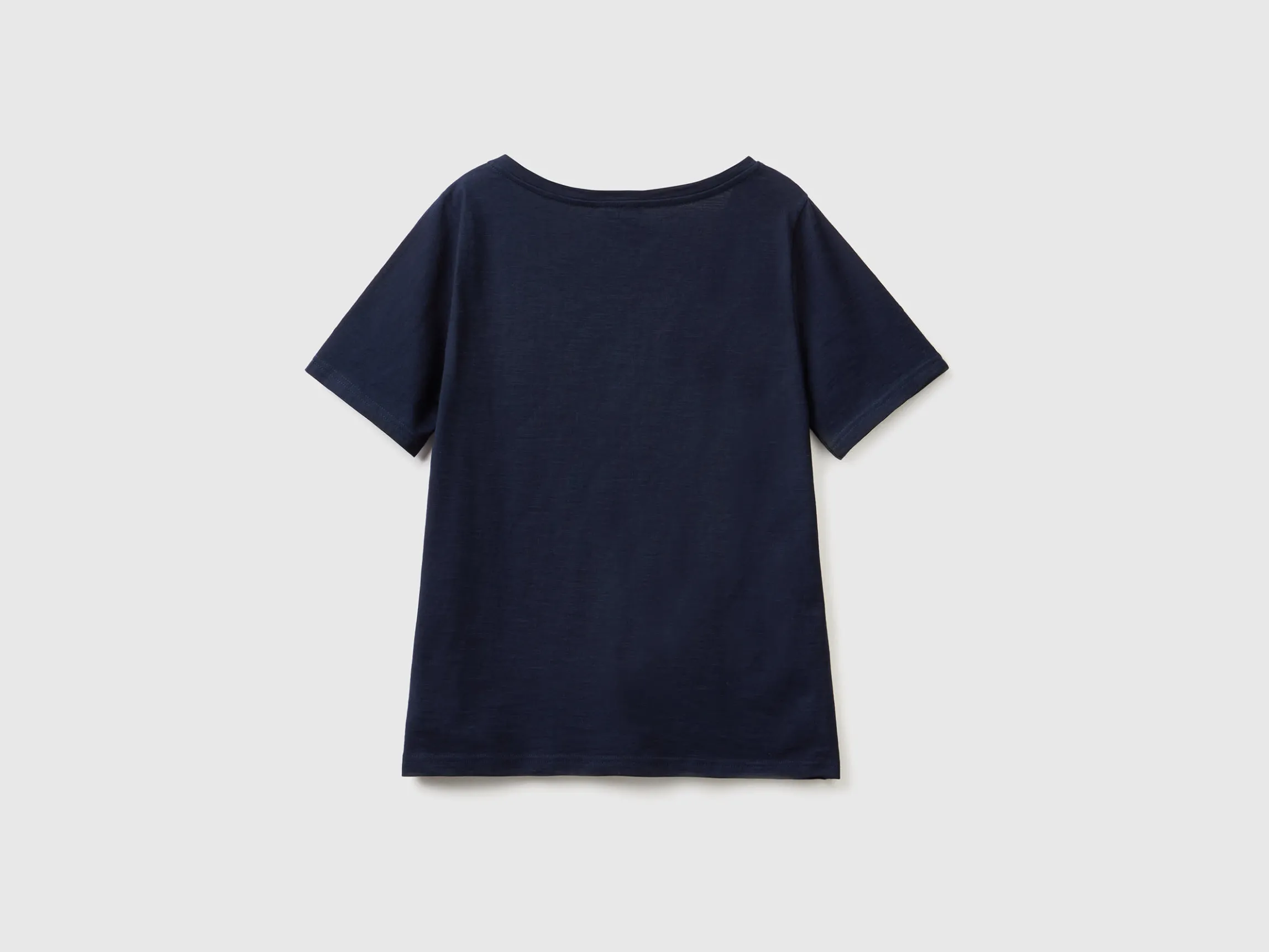 V-neck t-shirt in slub cotton