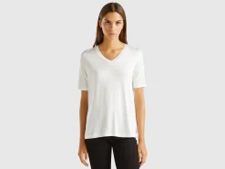 V-neck t-shirt in stretch viscose