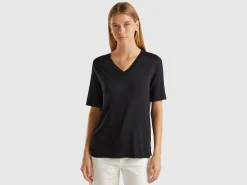V-neck t-shirt in stretch viscose