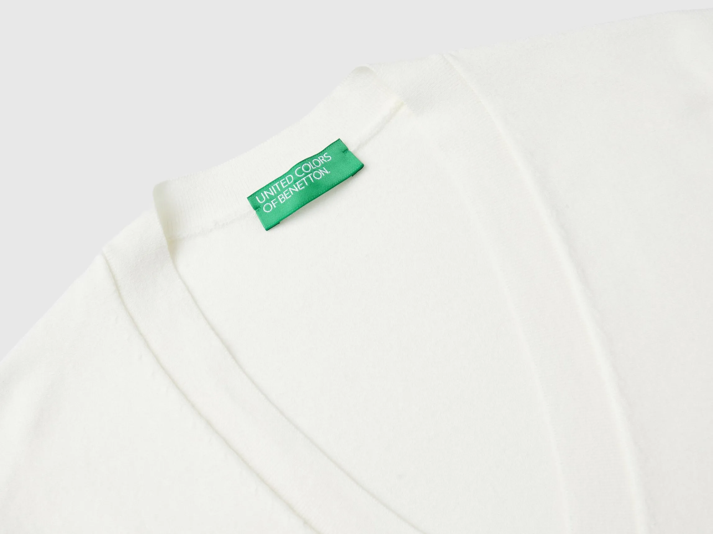 V-neck viscose blend sweater