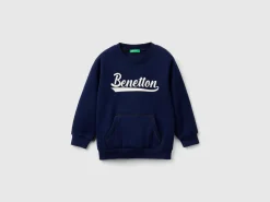 Warm hoodie with kangaroo pocket