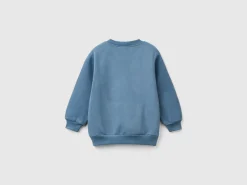 Warm hoodie with kangaroo pocket