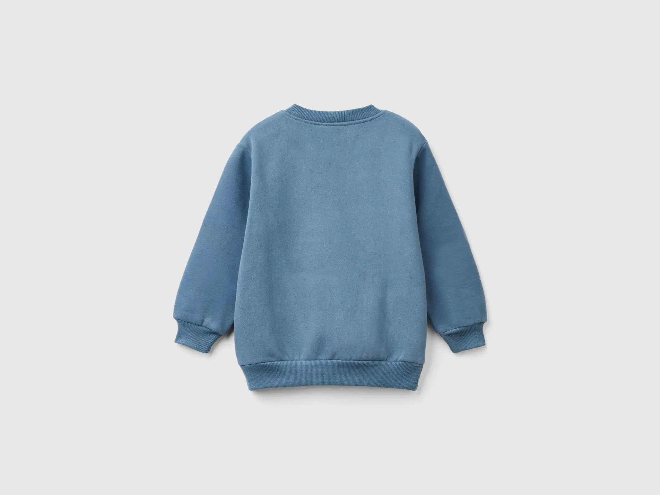 Warm hoodie with kangaroo pocket