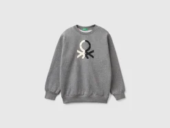 Warm hoodie with logo
