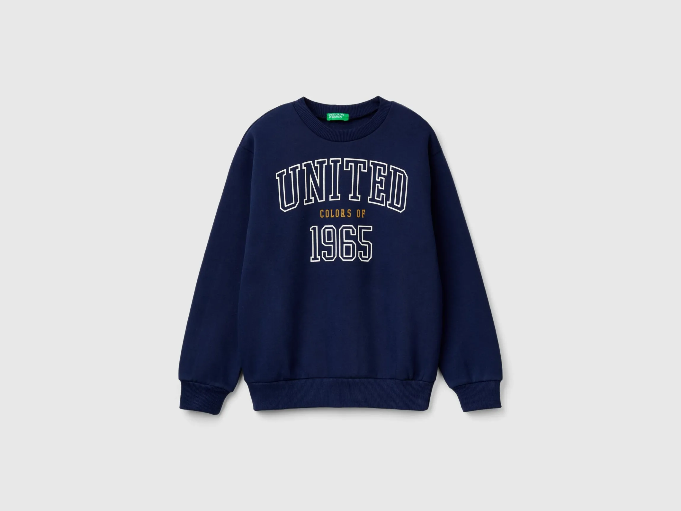 Warm hoodie with logo