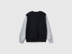 Warm hoodie with logo