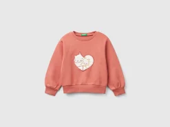 Warm sweatshirt with patch