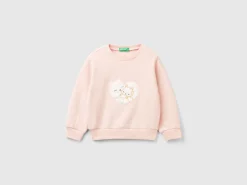 Warm sweatshirt with patch