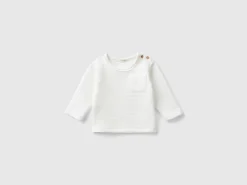 Warm t-shirt with pocket