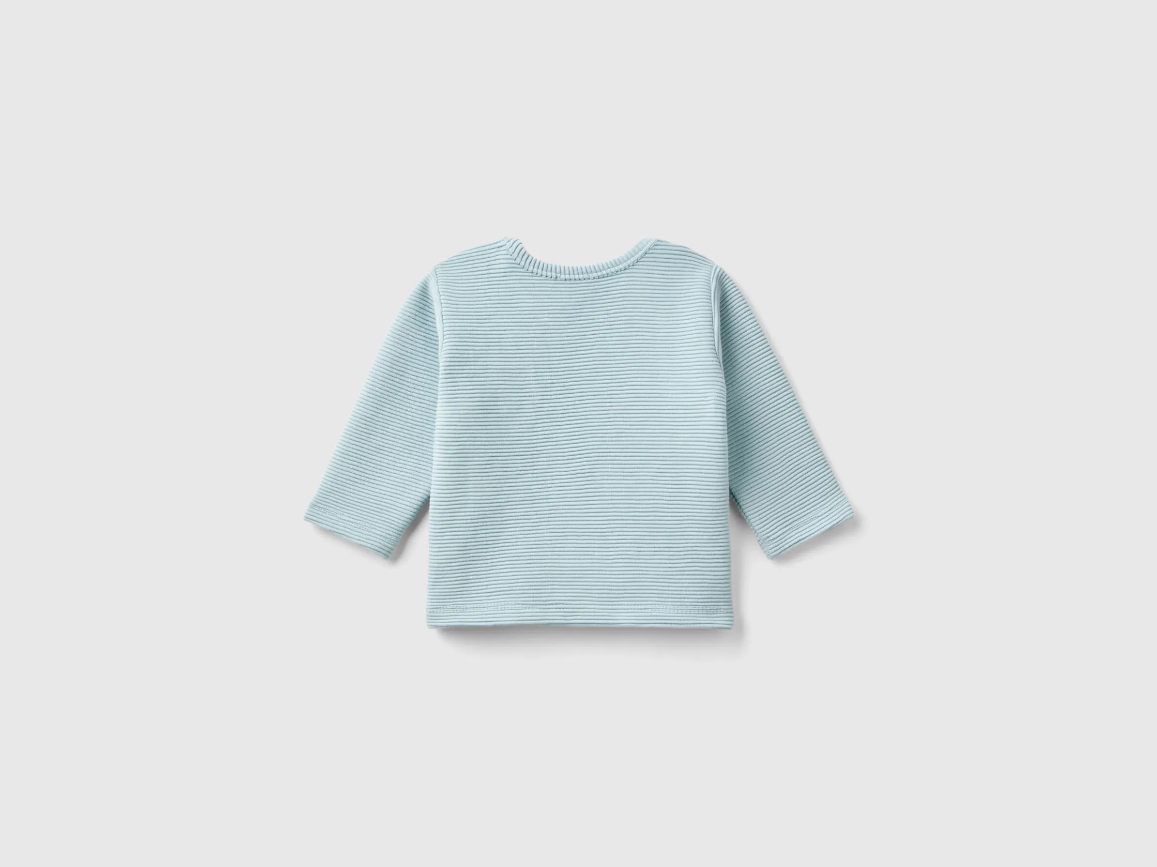 Warm t-shirt with pocket