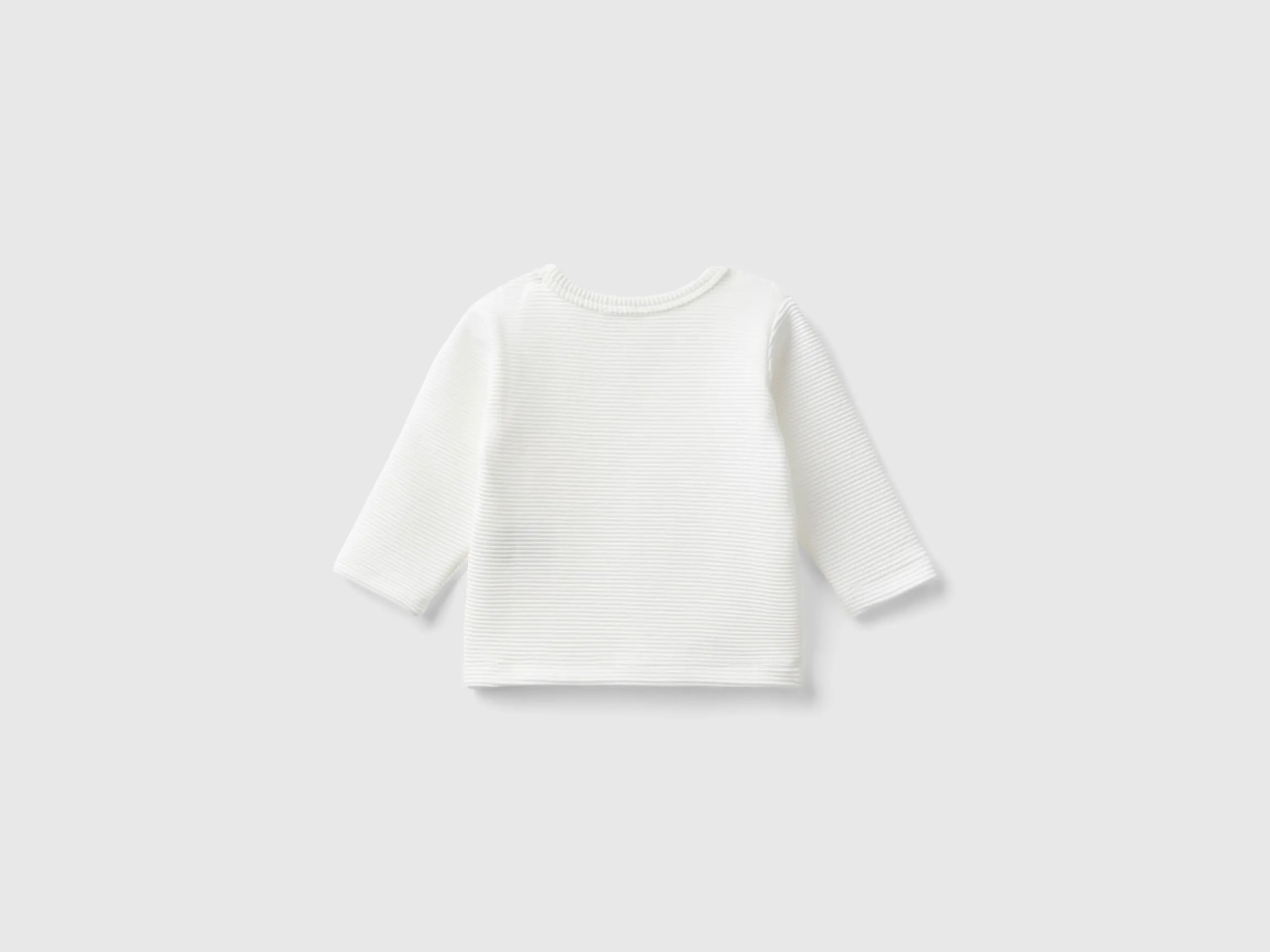 Warm t-shirt with pocket
