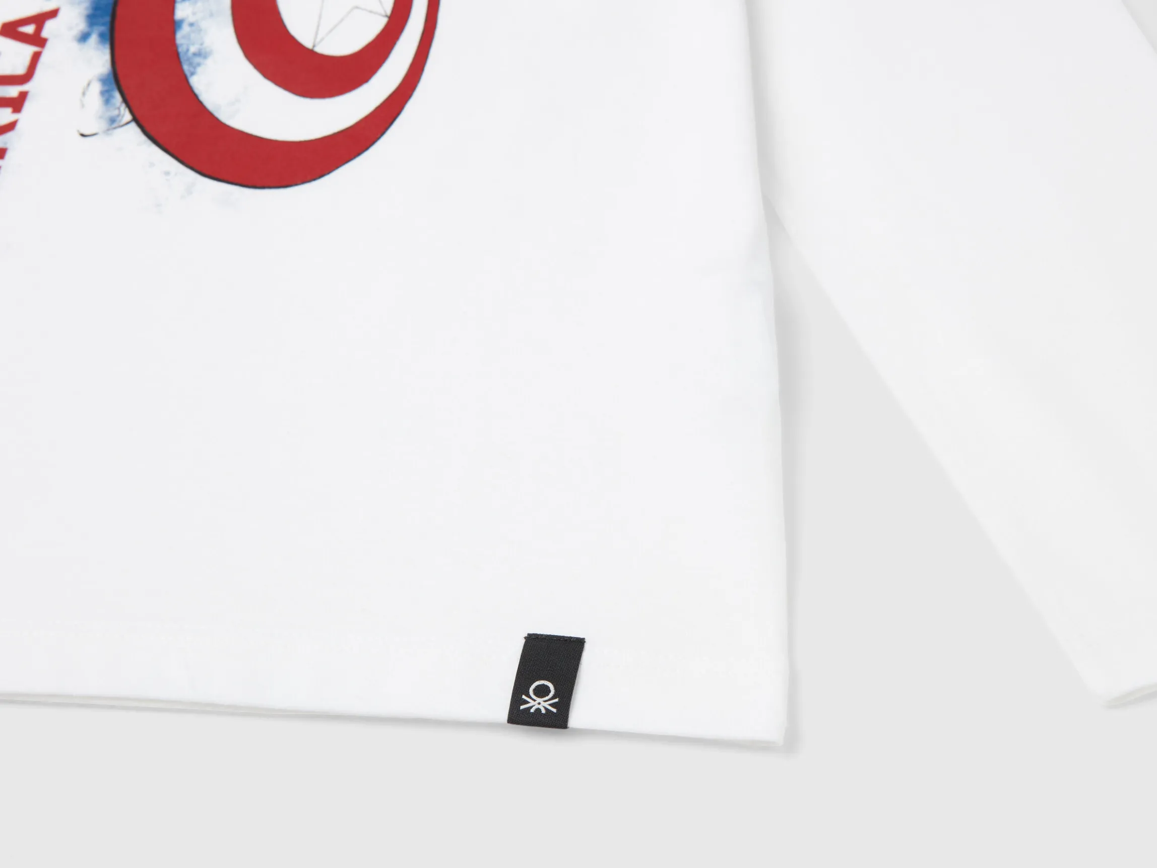 White ©Marvel Captain America t-shirt