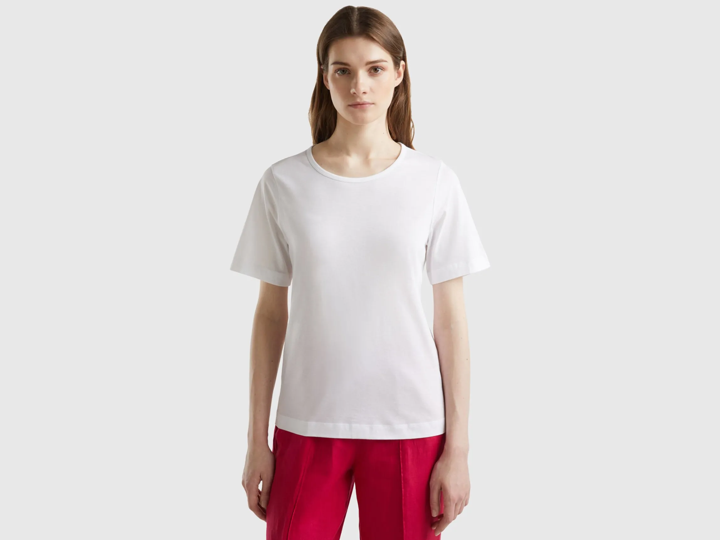 White short sleeve t-shirt
