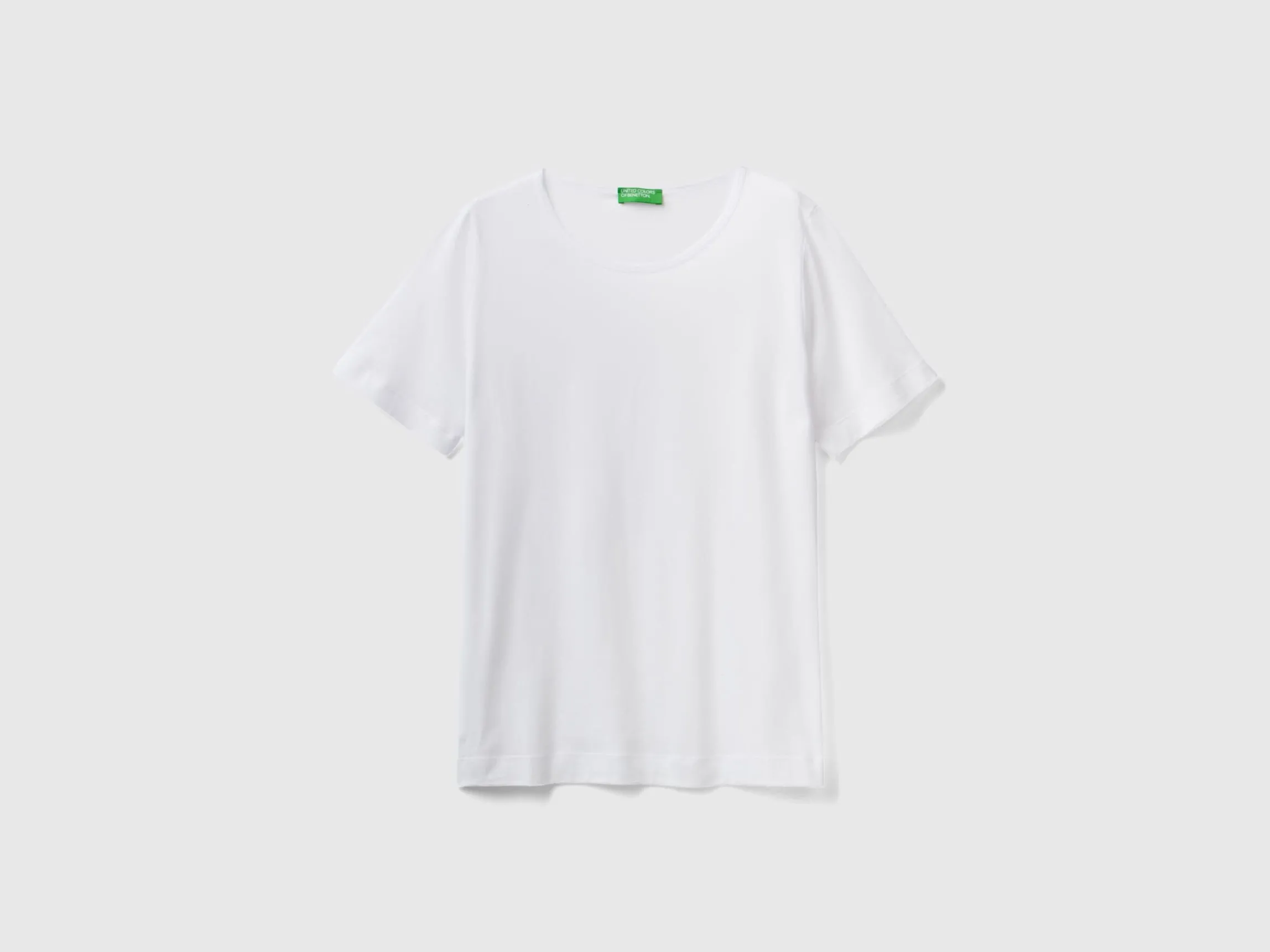 White short sleeve t-shirt